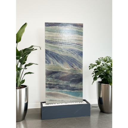 Medivo Wasserwand aus Azul Macaubas - Exotische Tiefe. Ausdrucksstarkes Design. Spürbare Entspannung